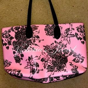 Victoria’s Secret tote ❤️